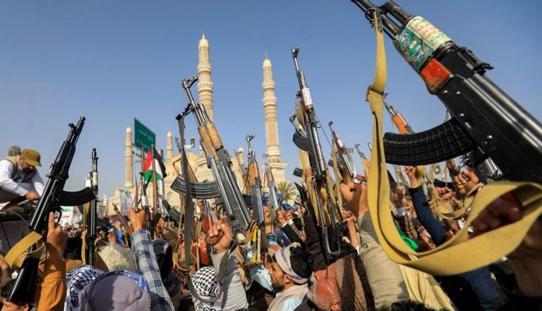 المتمردون الحوثيون يحتجزون رهائن في اليمن مما يثير قلقا دوليا