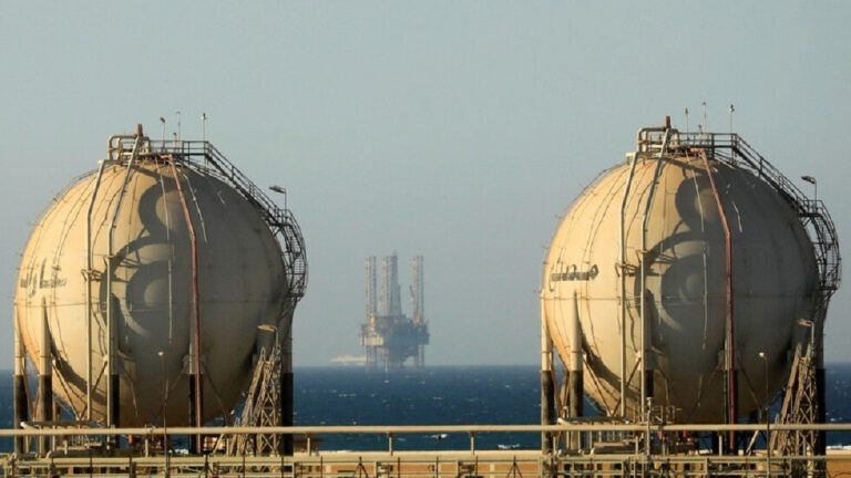 مصر تطرح مناقصة عالمية لاستيراد غاز بكميات كبيرة