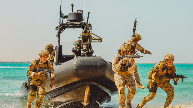 تقرير عبري يُحذّر من هجوم مصري مفاجئ على إسرائيل