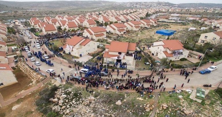 إسرائيل تُشرعن 5 بؤر استيطانية جديدة في الضفة الغربية ردًا على اعتراف الدول بفلسطين