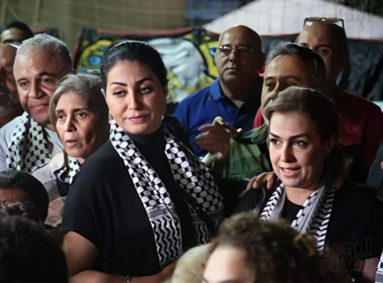 وفاء عامر لـ”أخبار الغد”: تحية لصمود الشعب الفلسطيني، وما يحدث “إبادة جماعية”.