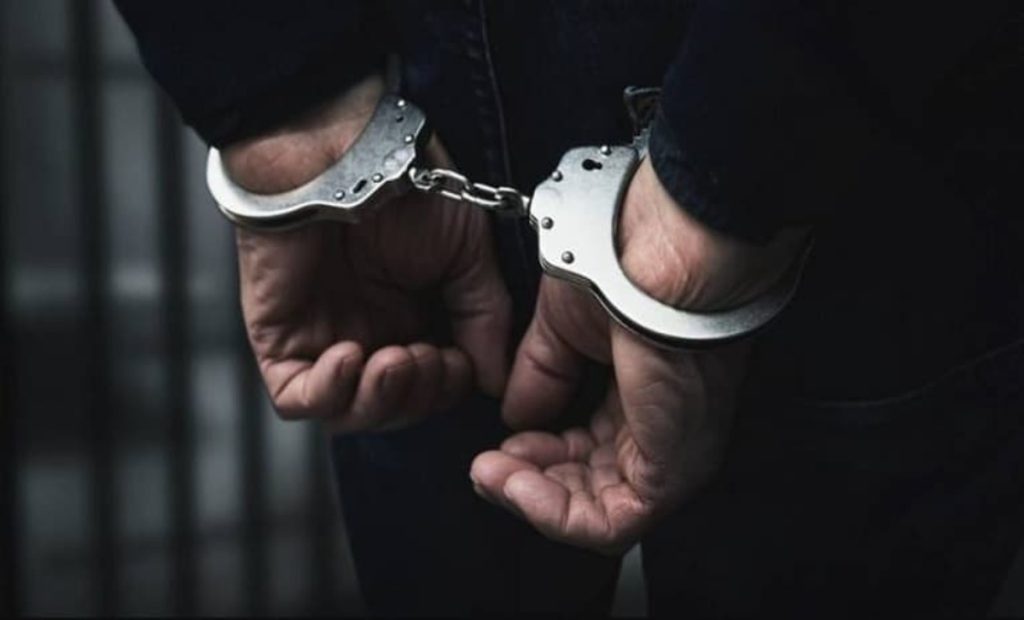 حبس محامي من ذوي الاحتياجات الخاصة بعد اتهامه بقتل والدته