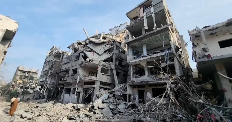 مجزرة في غزة: القوات الإسرائيلية تقتل أكثر من 200 فلسطيني في اليوم 247 من الصراع