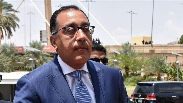 مدبولي: غلق المحال التجارية في العاشرة مساءً لترشيد الاستهلاك