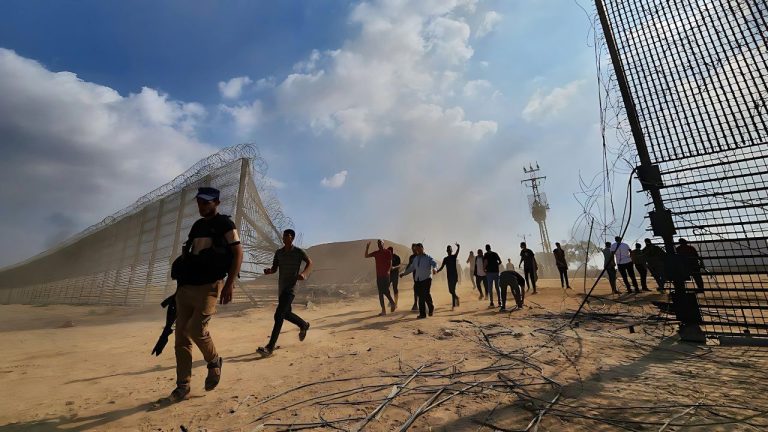تقرير إسرائيلي: الجيش والاستخبارات علموا بخطط حماس قبل أسابيع من هجوم السابع أكتوبر 