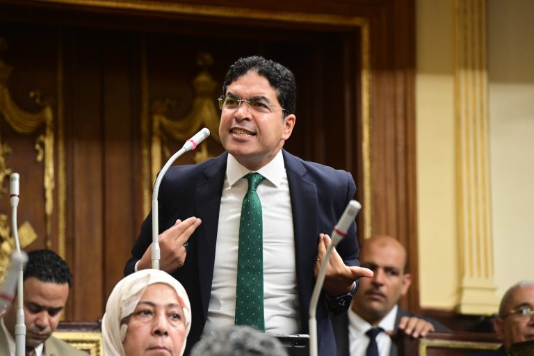 النائب ضياء الدين داود يخاطب الحكومة أزمة “انقطاع الكهرباء” في مصر: خطر اجتماعي يهدد المواطنين!