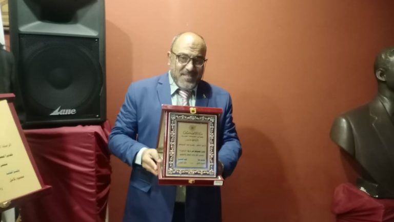 نقابة الصحفيين تكرم الصحفي عمرو عبدالمنعم لحصوله على الدكتوراه