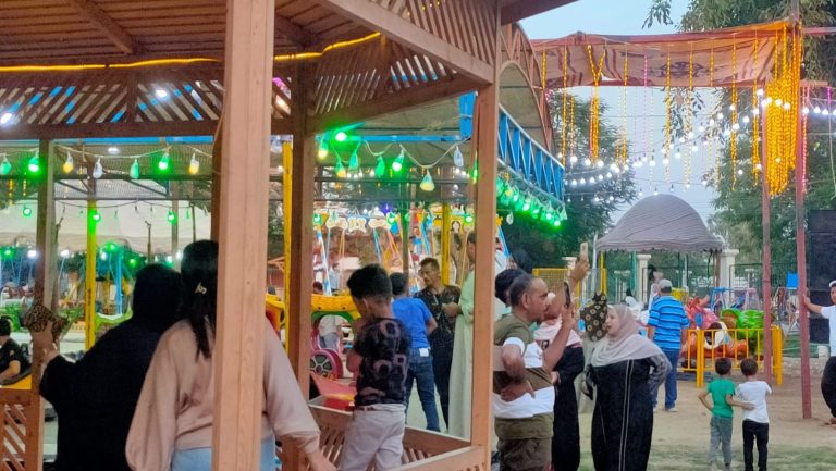 إقبال كبير على حدائق القناطر وأسوان في عيد الأضحى