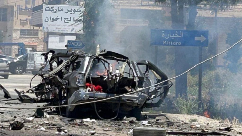 الاحتلال يغتال قيادي فلسطيني بغارة استهدفت سيارته بلبنان