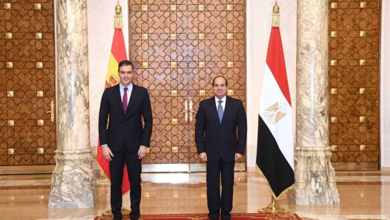 السيسي يلتقي رئيس وزراء إسبانيا على هامش المؤتمر الدولي للاستجابة الإنسانية لغزة