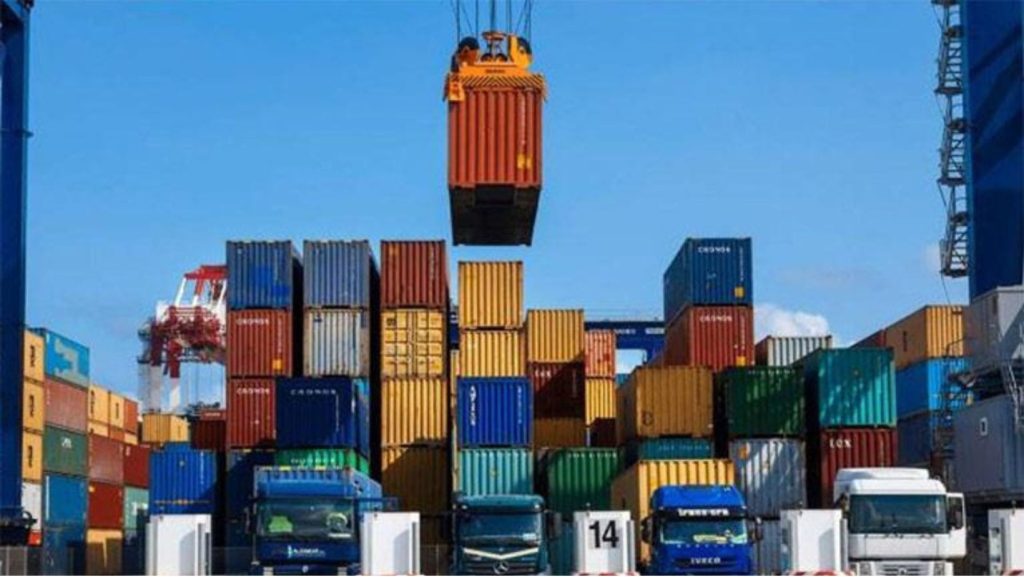 مجلس الوزراء ينفي توقف منظومة التسجيل المسبق للشحنات (ACI) ويؤكد استمرارها بشكل طبيعي
