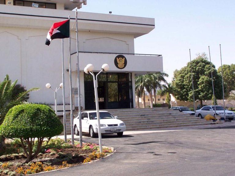 سفير السودان بالقاهرة يُكثّف الجهود لافتتاح قنصلية في الإسكندرية