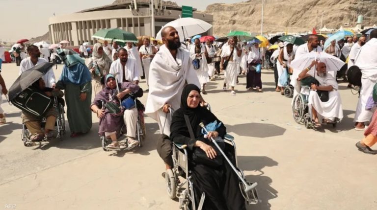 اتهامات متبادلة بالعمولة والسمسرة وطلبات إحاطة بسبب عمالة خدمة الحجاج المصريين