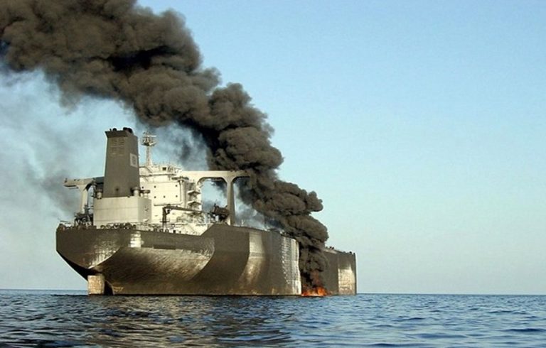 الحوثيون يعلنون استهداف ثلاث سفن في البحر الأحمر والمتوسط