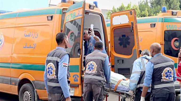 إصابة 4 في حادث اصطدام سيارة بسور كوبري سندوب بالمنصورة