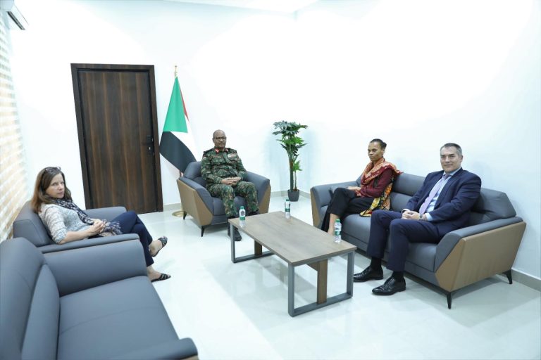 تعزيز التعاون الإنساني بين السودان وسويسرا: مساهمة منظمة الإغاثة الدولية السويسرية في دعم الشعب السوداني