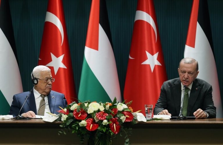 السفير الفلسطيني بأنقرة: الرئيس عباس وافق على تلبية دعوة أردوغان