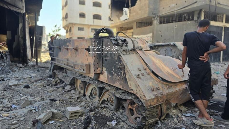 سحب قوات جيش الاحتلال الإسرائيلي للآليات المدمرة في قطاع غزة