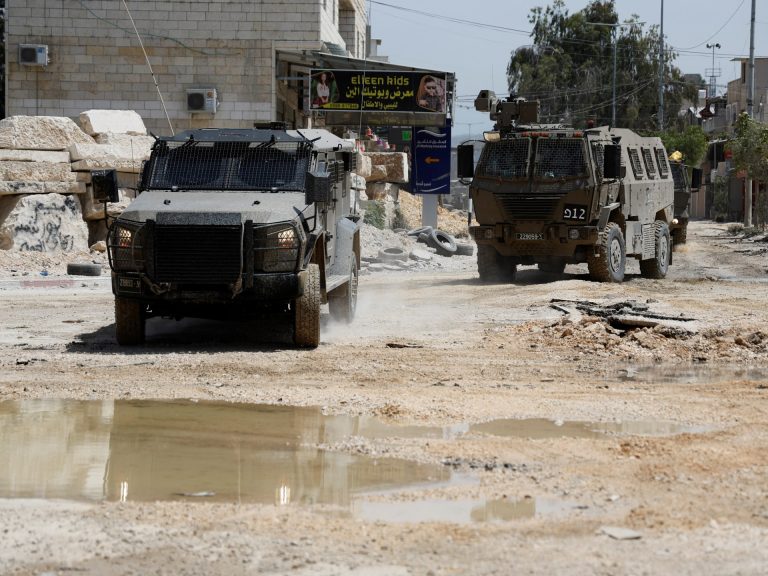 الاحتلال يغتال 3 من قادة “القسام” و”شهداء الأقصى” وفتاتين بمخيم طولكرم