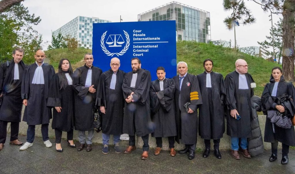 وفد من المحامين يقدم  ثلاث شكاوى رسمية ضد الاحتلال الإسرائيلي للمحكمة الجنائية الدولية