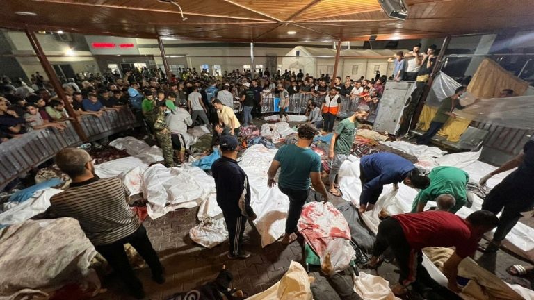 الاحتلال يرتكب مجزرة في مستشفى ميداني بغزة، أسفرت عن استشهاد 31 شخصًا