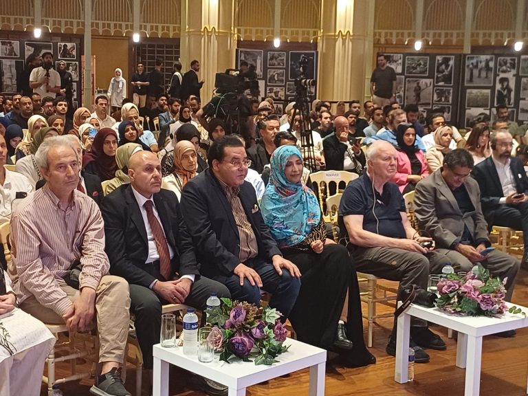 بحضور شخصيات سياسية وإعلامية.. معرض يُبرز أصالة اليمن بعيون سويدية