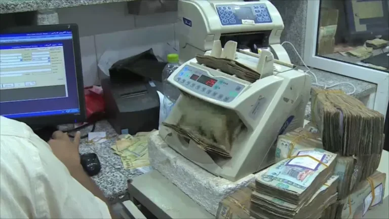 الحكومة اليمنية والحوثيون يتفقان على تخفيف حدة التوتر الاقتصادي وسط خلاف مصرفي