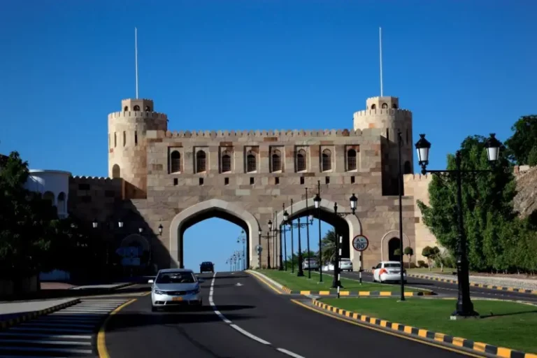 مقتل أربعة أشخاص في إطلاق نار بالقرب من مسجد في مسقط