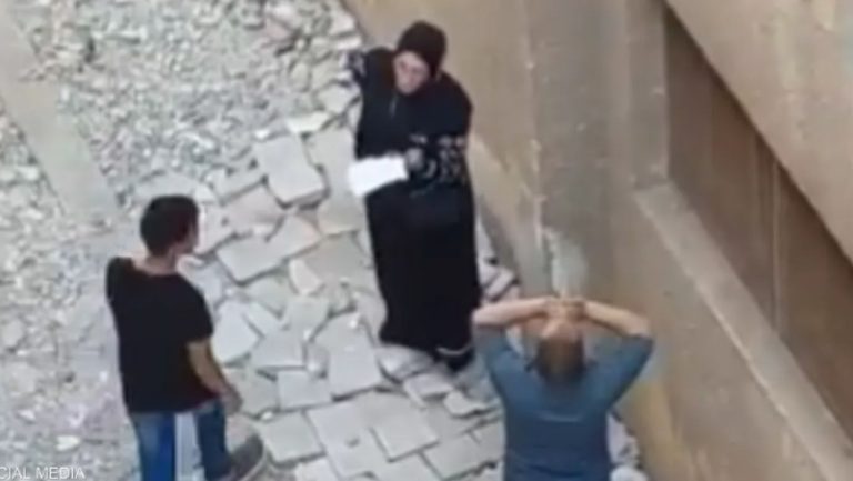 “اللمبي” حاضر في امتحانات الثانوية العامة… انتشار مقاطع فيديو تظهر عملية غش جماعي