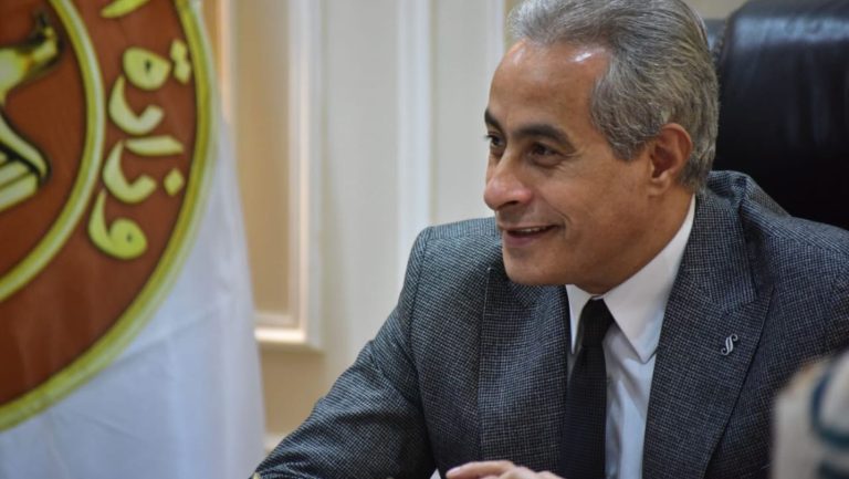 ملامح الراحلين عن التشكيل الوزاري تظهر … وزير العمل حسن شحاتة أول المودعين