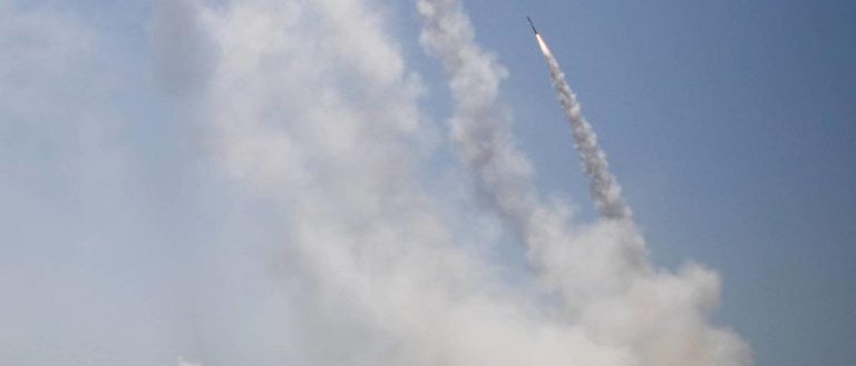 كتائب”القسام” تقصف تل أبيب بصاروخين ردا على مجازر الاحتلال