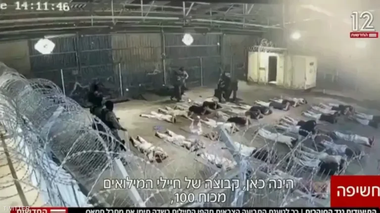بالفيديو : جنود إسرائيليون يوثقون اعتداءً جنسيًا على معتقل فلسطيني في سجن “سدي تيمان”