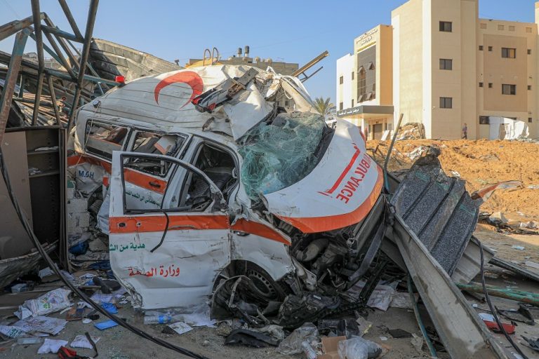 الأزمة في غزة: سقوط 500 جريح ومصاب من العاملين في القطاع الصحي وسط تدمير البنية التحتية