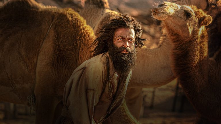فيلم حياة الماعز: كيف عكست السينما الهندية معاناة الهنود في دول الخليج، خصوصًا السعودية؟