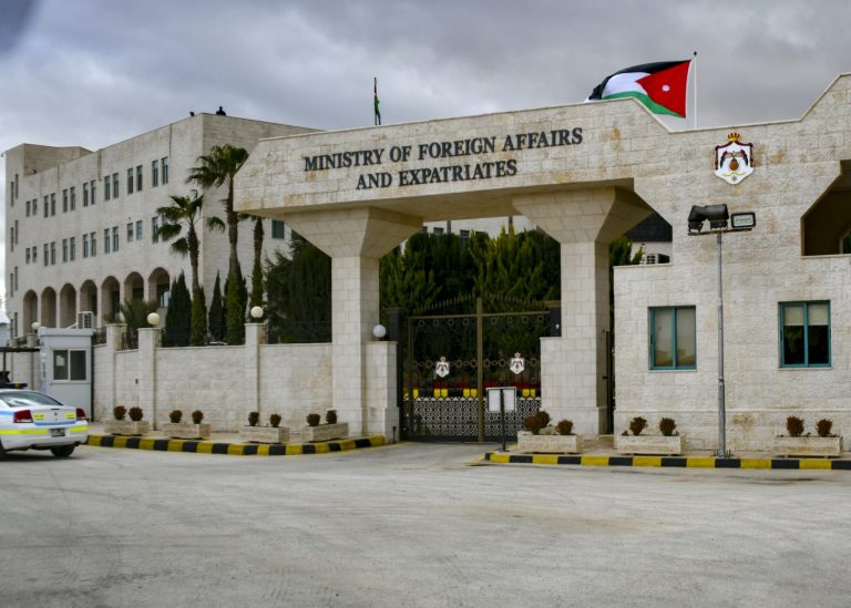 الخارجية الأردنية تدين قصف إسرائيل لمدرسة التابعين في غزة وتطالب المجتمع الدولي بالتحرك الفوري