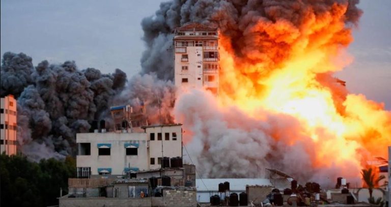 الدفاع المدني يحذر من كارثة إنسانية في غزة: 10,000 مفقود تحت الأنقاض