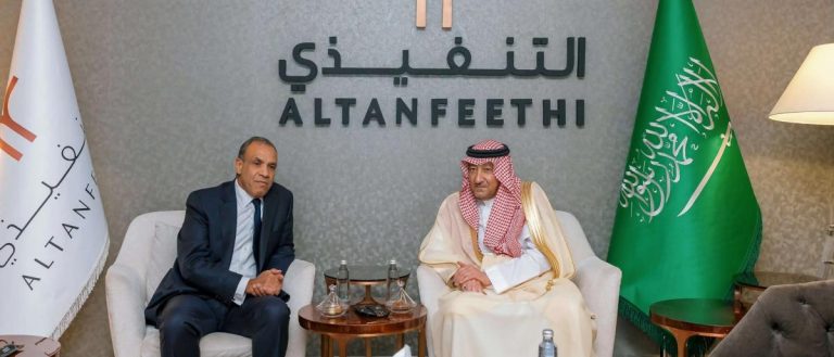 وزير الخارجية المصري يصل الرياض بأول زيارة رسمية له للمملكة