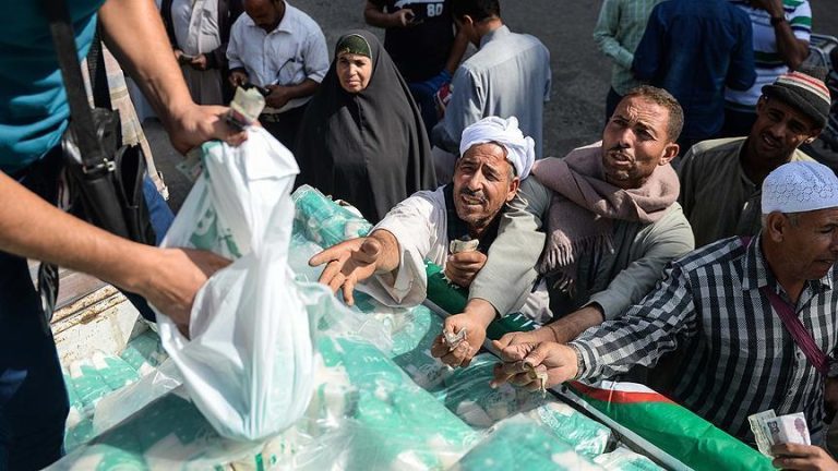 غضب الشارع المصري: غلاء الأسعار وخدمات صحية متدنية وانقطاع المياه