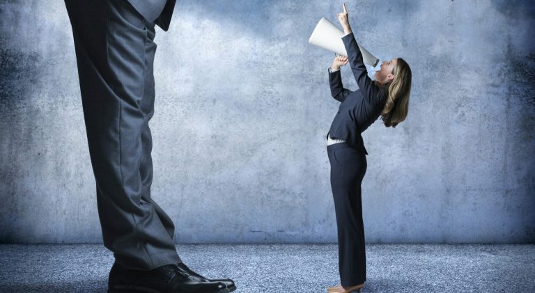 المرأة المصرية: قوة لا يُستهان بها في السياسة والاقتصاد لكن هل تواجه تحديات تهدد انتصاراتها
