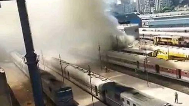 بالفيديو.. نشوب حريق داخل محطة قطار رمسيس، وهيئة السكة الحديد تنفي