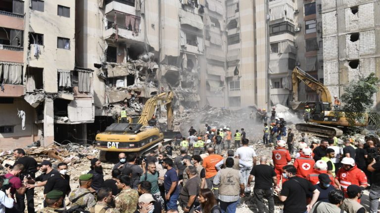 مقتل 50 شخصا وإصابة أكثر من 300 بسبب قصف الاحتلال على لبنان
