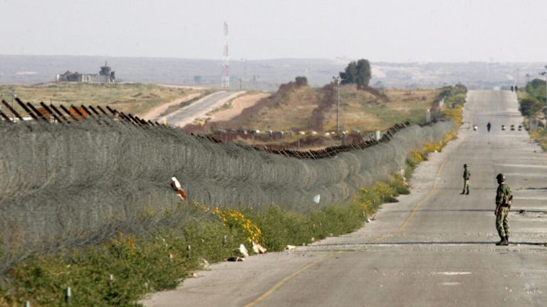 مصر تُجدّد رفضها وجود الاحتلال بمحور فيلادلفيا ومعبر رفح