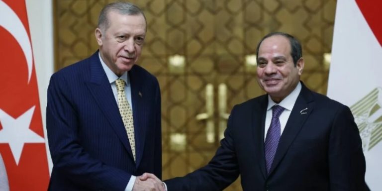 زيارة السيسي لتركيا..اللبنة الأخيرة في جدار عودة العلاقات بين البلدين