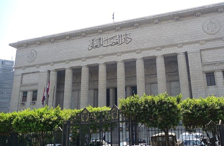 مصر.. النيابة تفتح تحقيقا حول انهيار عقار سكني بأرض الغولف