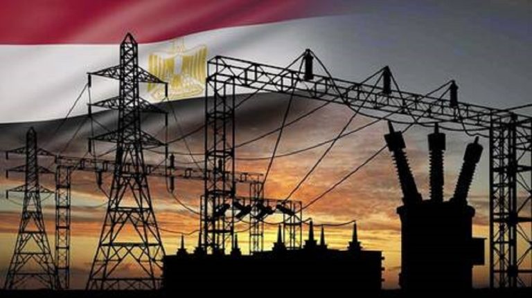 مصر في قبضة الظلام: 630 ألف محضر سرقة كهرباء خلال أزمة اقتصادية خانقة