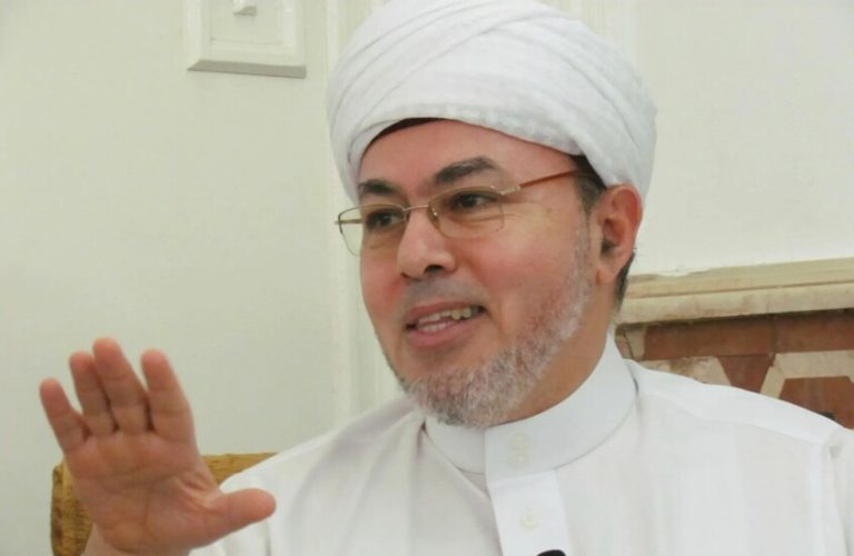 يتهمه بازدراء الأديان، بلاغ جديد للنائب العام ضد صلاح التيجاني