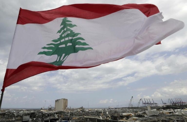 انفجار أجهزة من نوع icom داخل المنازل في لبنان ما تسبب في سقوط قتلى وحرائق