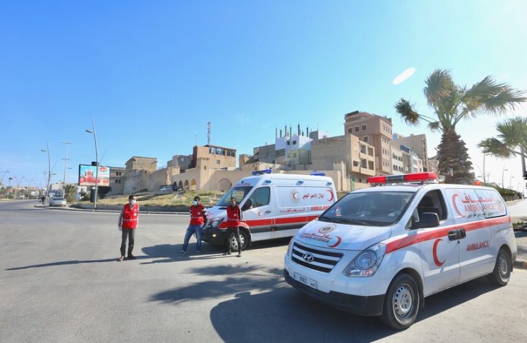مصرع 11 مصري جراء انقلاب سيارة هجرة غير شرعية في ليبيا