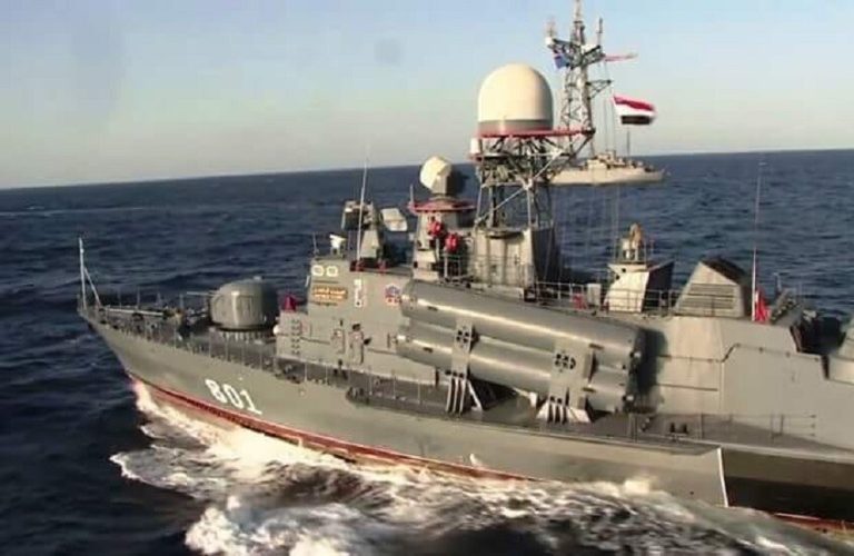 مصر: القوات البحرية تُنقذ 45 فردا من الغرق في قارب هجرة غير شرعية
