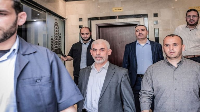 الشاباك ينفي تقارير عن مقتل السنوار